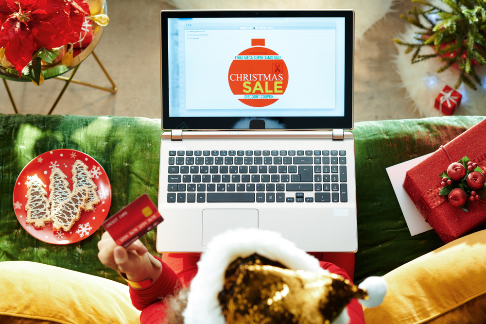 online holiday shopping with credit card